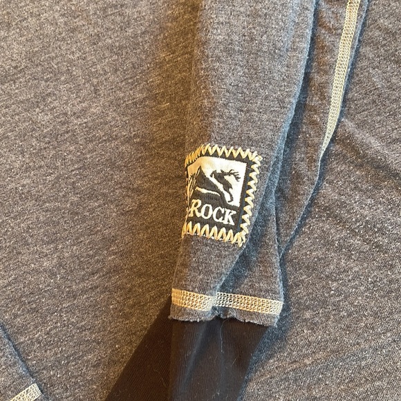 Long sleeve designer t - Picture 4 of 8